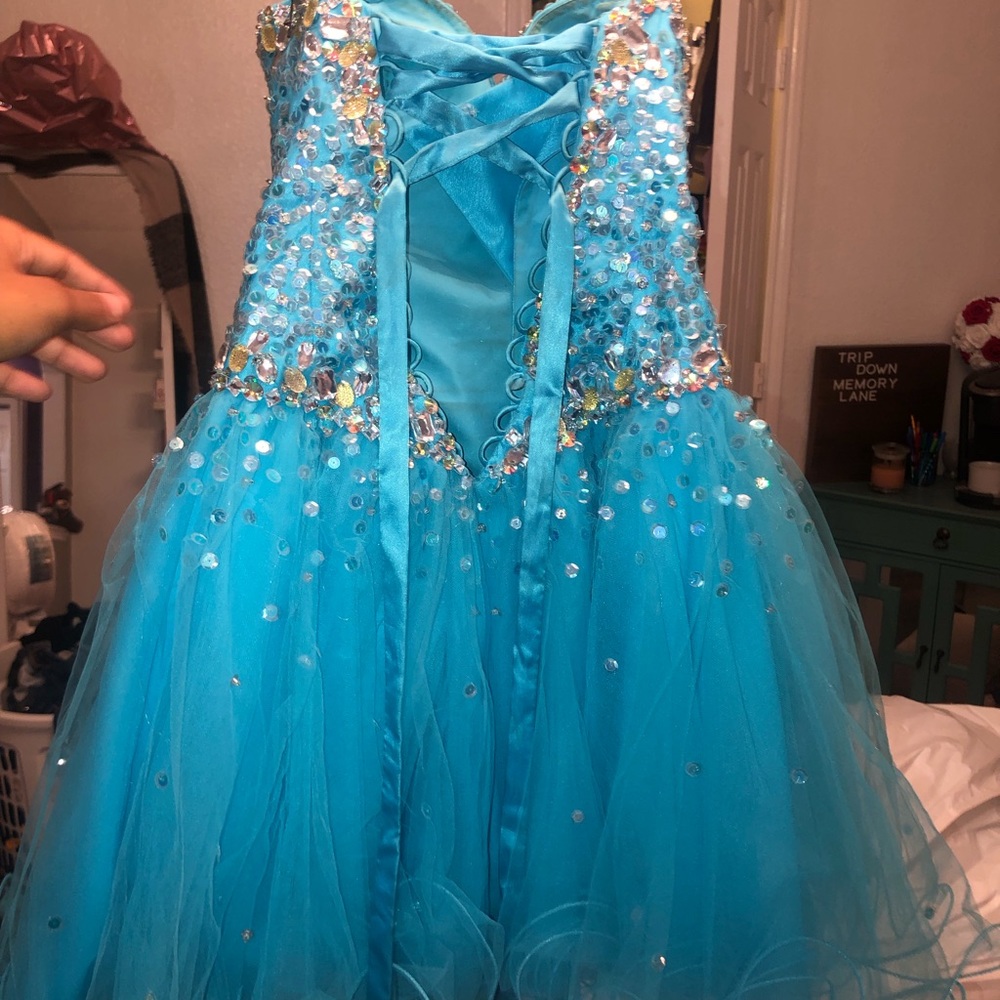 Beautiful sequence dress! perfect for homecoming!